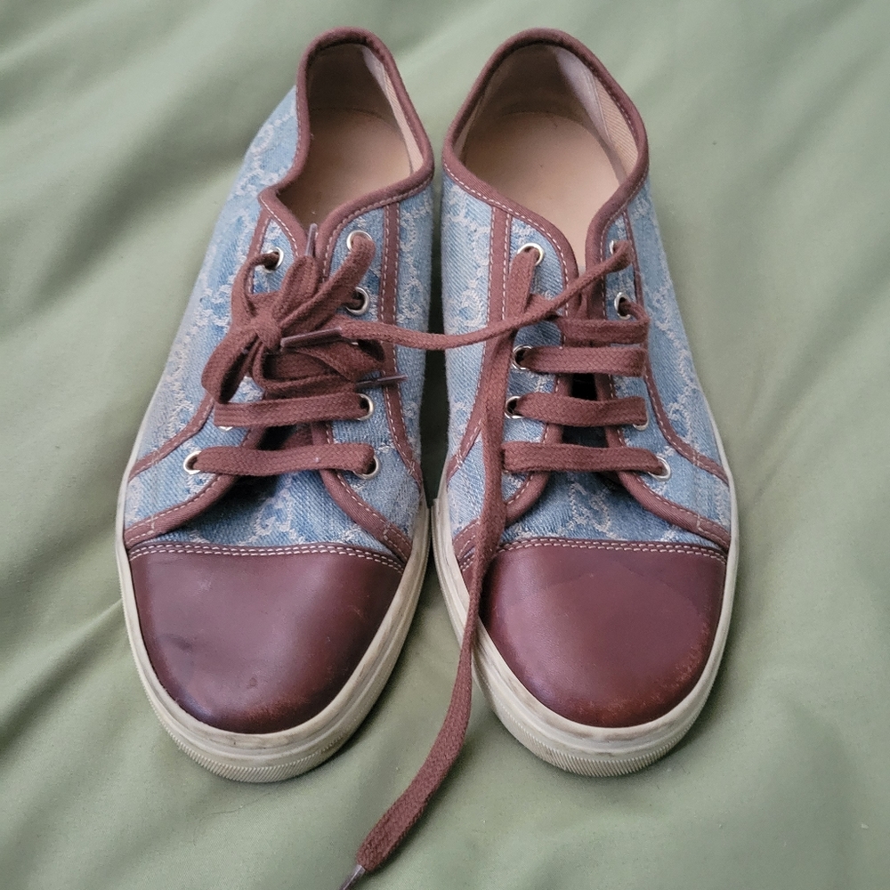 Women's shoes